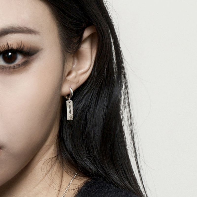 blackpurple（ブラックパープル）の「[Silver925] BlackPurple Minimal Tag Earrings（Accessories）」