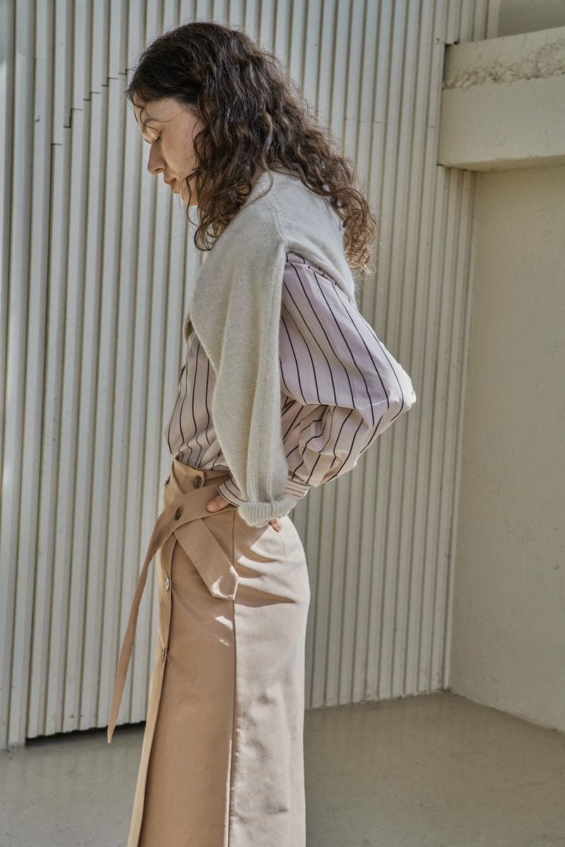 BELTED BUTTON SKIRT_BEIGE