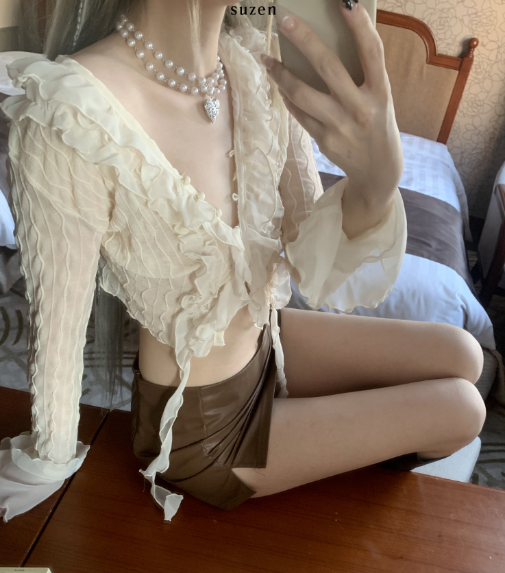 Mayou Shirring Scarf Blouse (ivory)