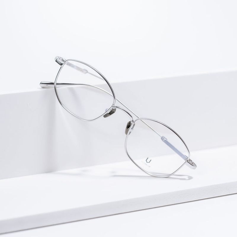 Knouun polygon titanium glasses CODE. 102. E Silver