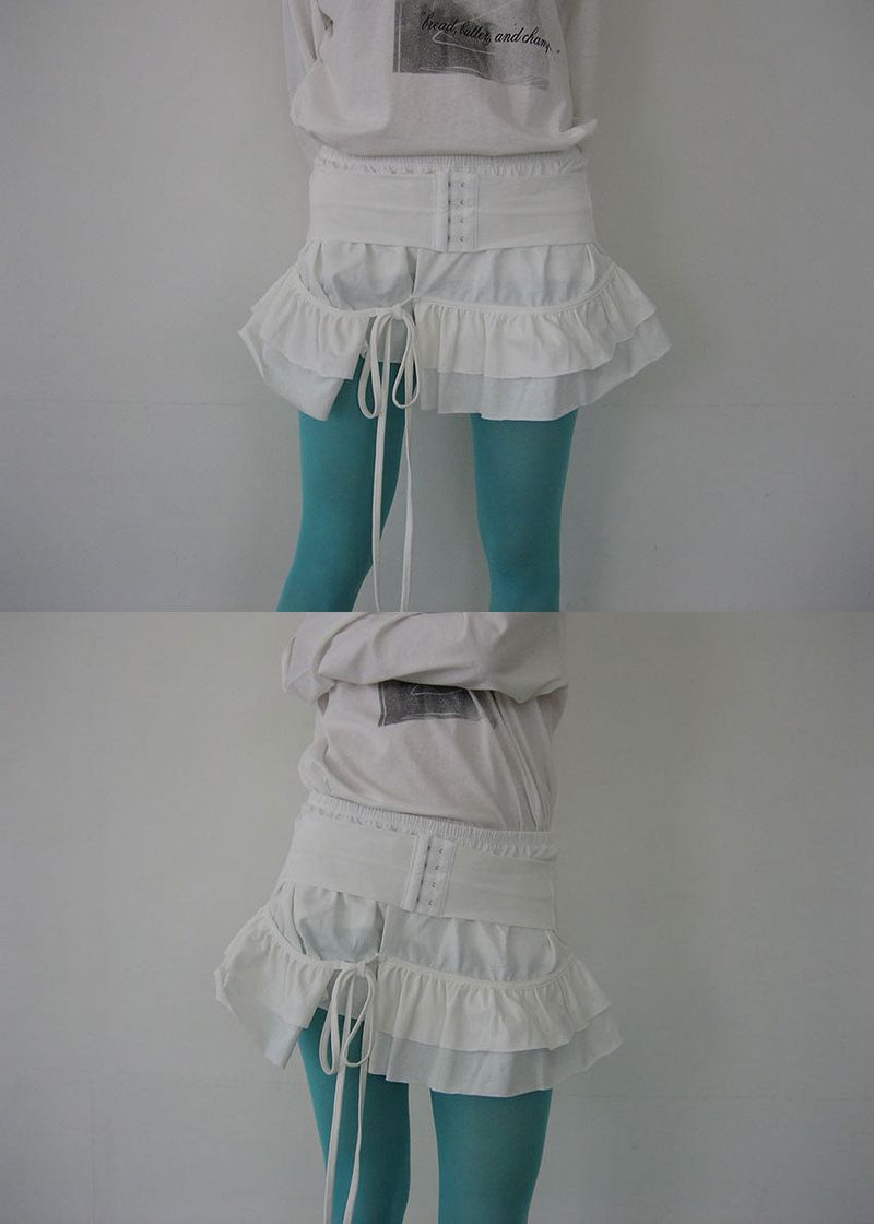 eon（イオエン）の「FRILL HOOK MINI SKIRT（Skirts）」
