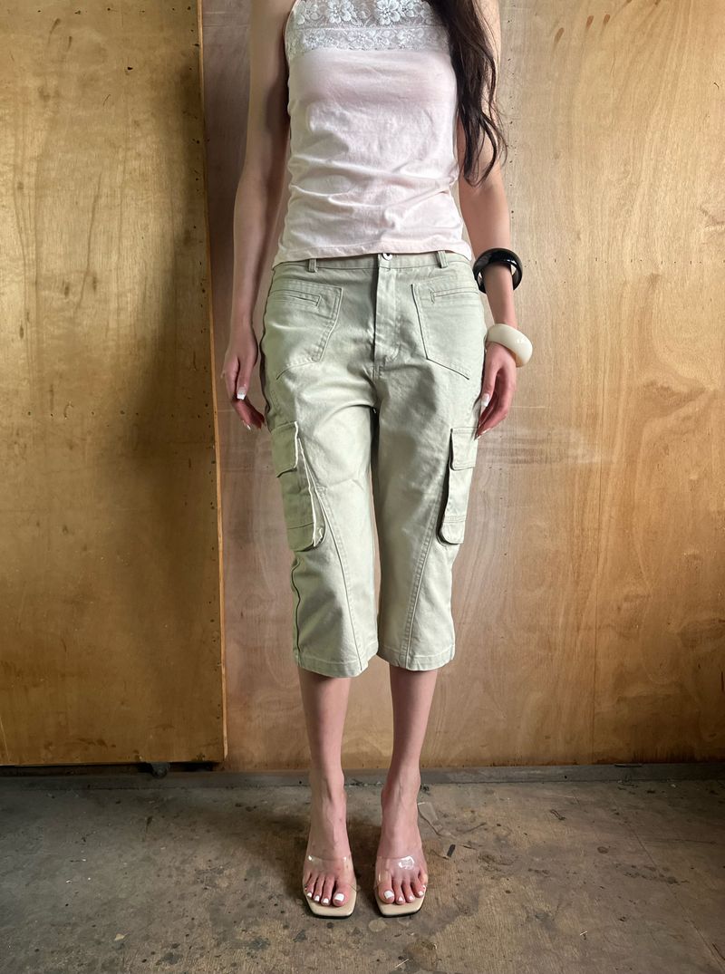 cargo capri pants
