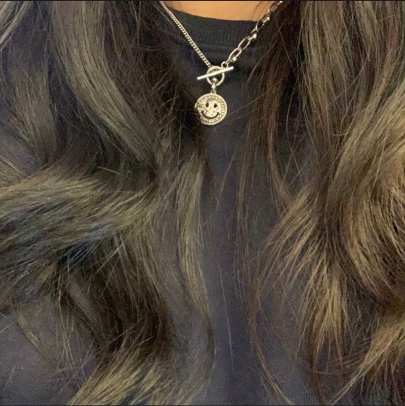 si Simple Smile Unique Coin Toggle Bar Chain Necklace