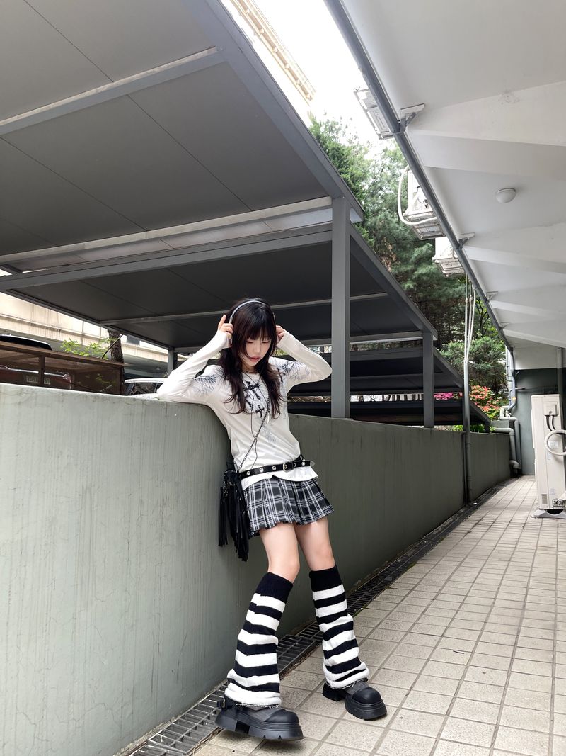 Stripe leg warmer