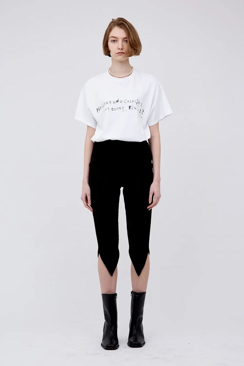 VIAVANDA（ヴィアヴァンダ）の「V　Cut　rib　half　pants（Pants）」