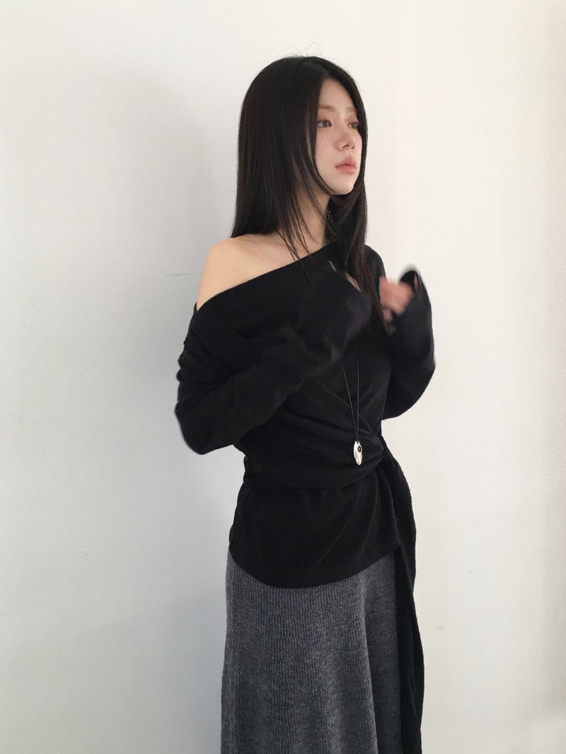 Cross strap drape T