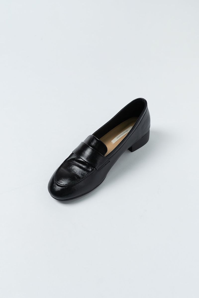 Glossy loafer_black