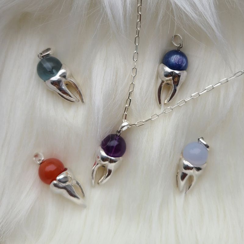 【MADE】Teeth Necklace (Blue Chalcedony)