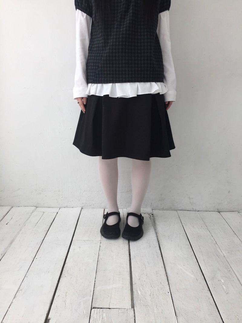 ボタンスリットミディスカート