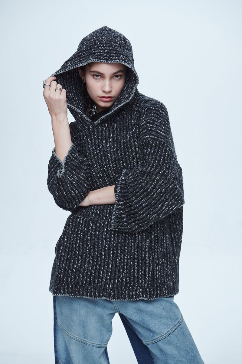 Braids Knit Hoodie Charcoal