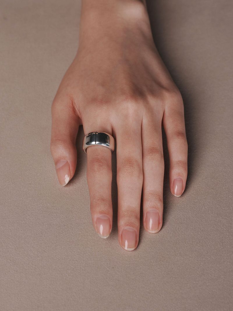 Line bold ring