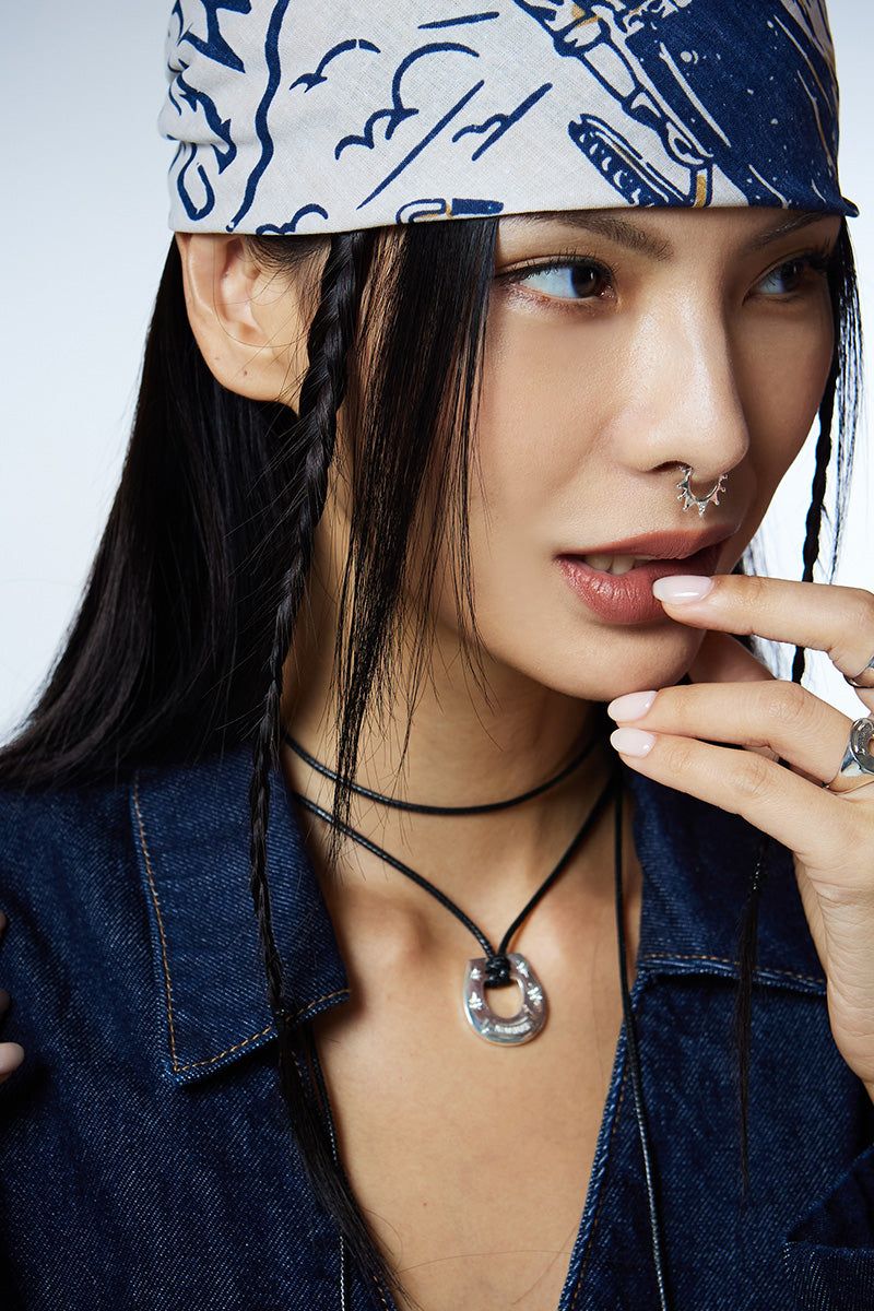 Sparkle Horseshoe Leather Necklace(BK)
