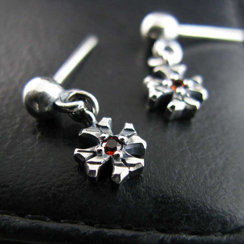 Shiny Cross-D1 Garnet silver earring