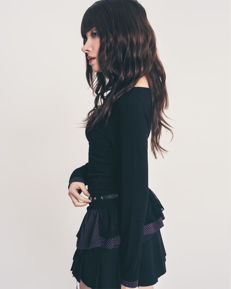 dot frill layered top / black