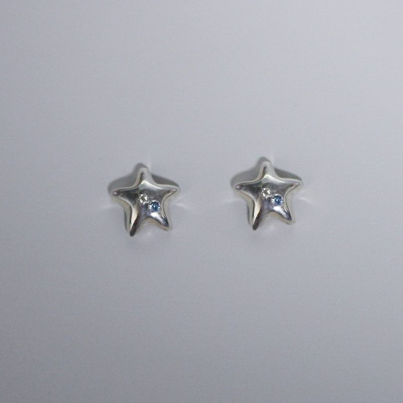 Twinkle chubby star earring(Glossy)
