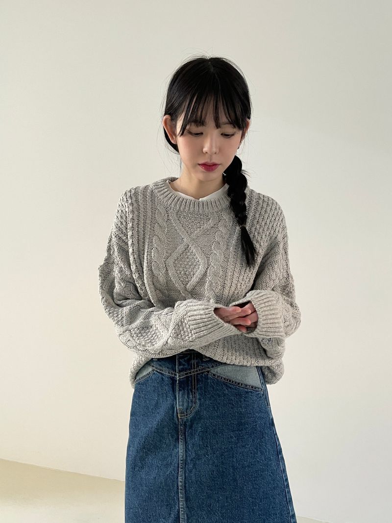 Neat midi denim skirt 