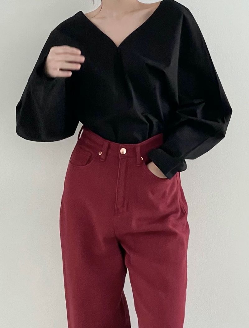 Feminine v-neck shirt
