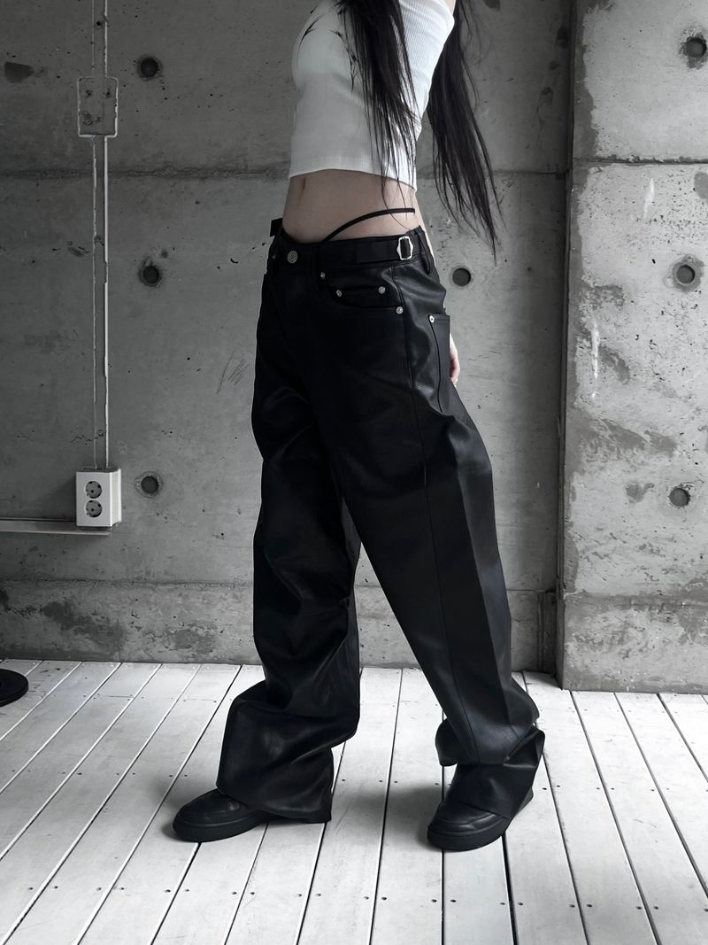 [unisex] side buckle leather wide pants
