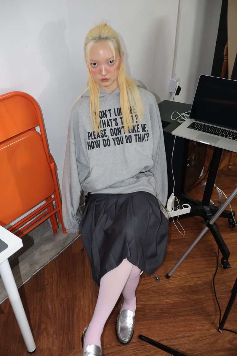 DEPC（デプク）の「LETTERING HOODIE - GRAY（Tops）」
