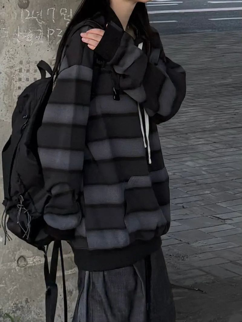 blur striped long strap hoodie