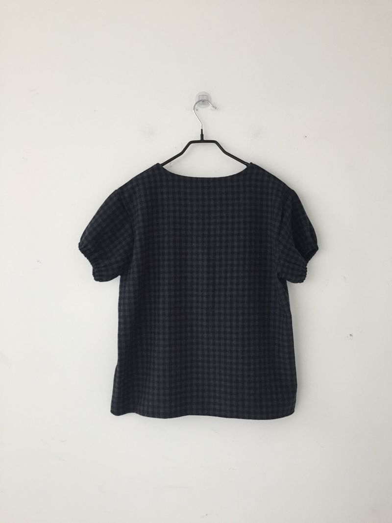 チェックボタンハーフブラウス