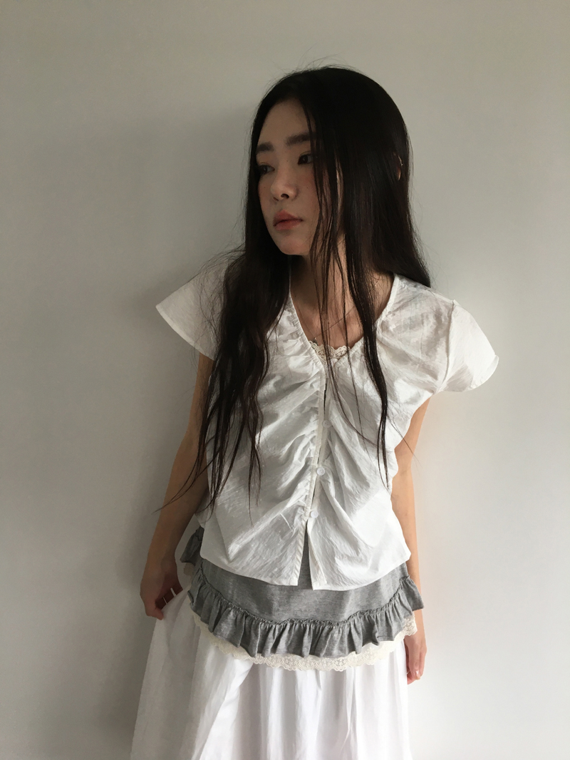 Wing Dot Shirring Blouse (2color)