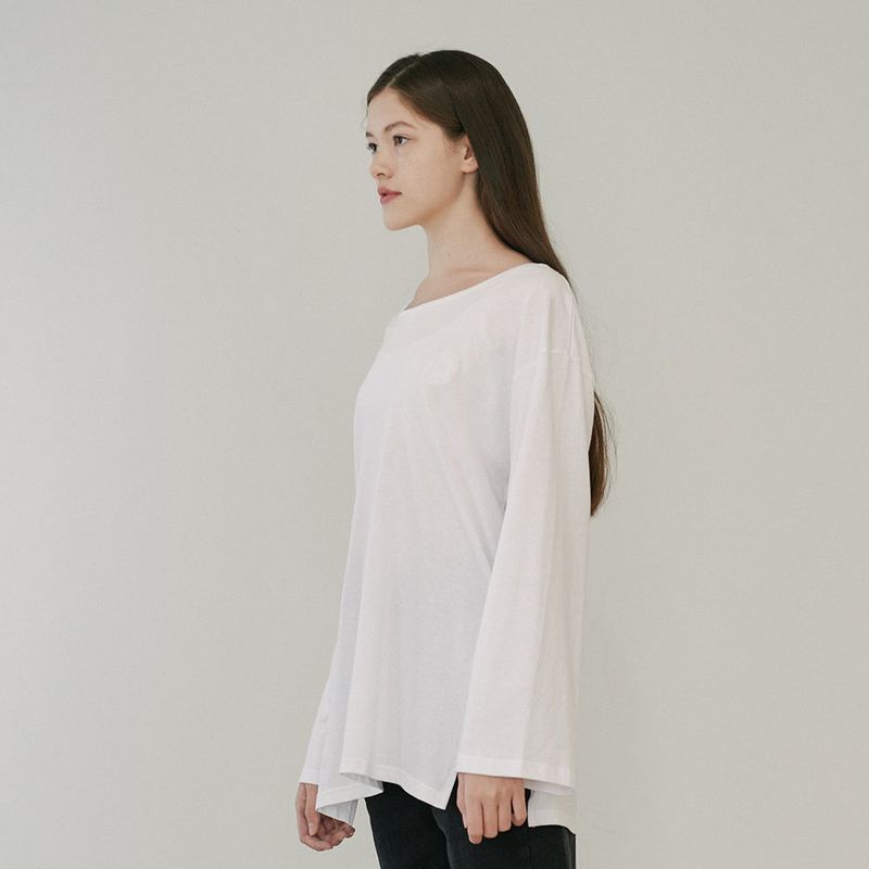 TMO BY 13MONTH(ティーエムオーバイサーティーンマンス)の「SIDE SLIT T-SHIRT (WHITE)(Tops)」