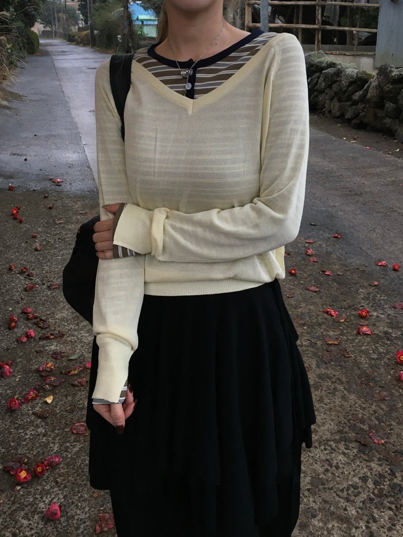 All-Day V-Neck Sleeveless Team Knit (6c)