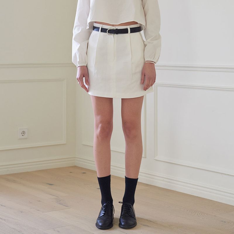 ONE TUCK MINI SKIRTS (WHITE)