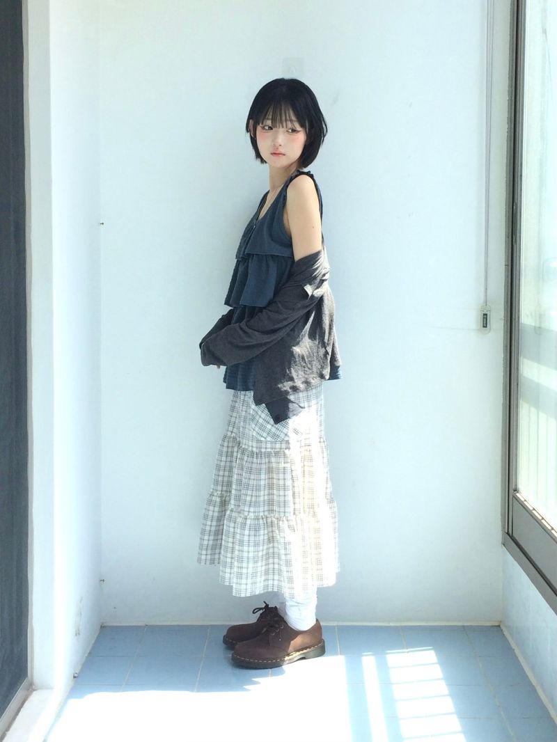 cream checkered pocket skirt