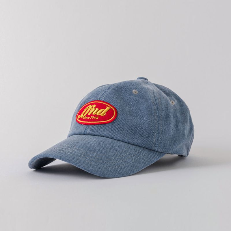 Human & Cat（ヒューマン＆キャット）の「FFOUND ビンテージワッペンボールキャップ / BLUE（帽子）」