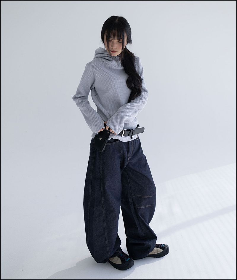 Davit ballon curved raw denim pants