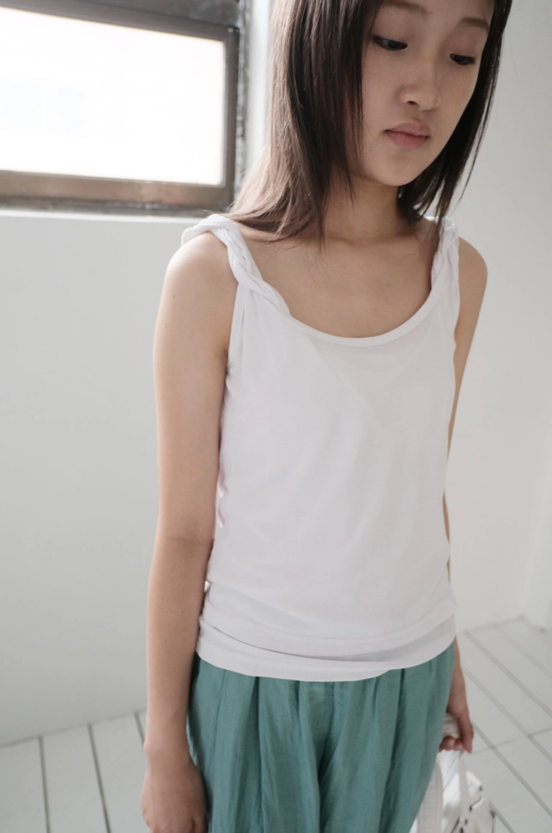 callhag（コールハグ）の「ツイストスリーブレス(3c)（トップス）」