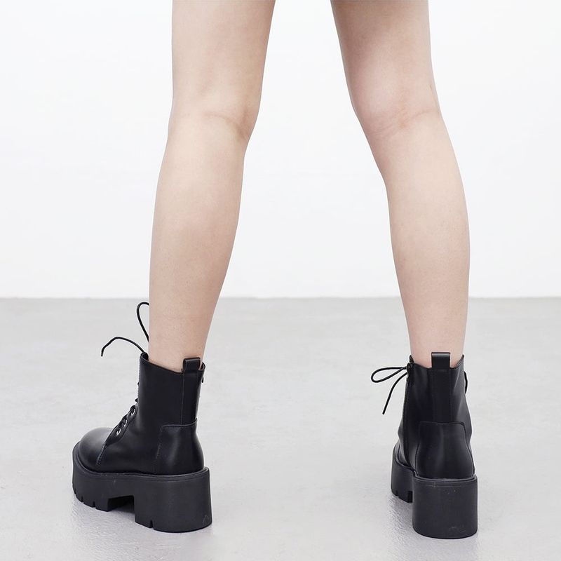 Jayden lace-up hoof walker