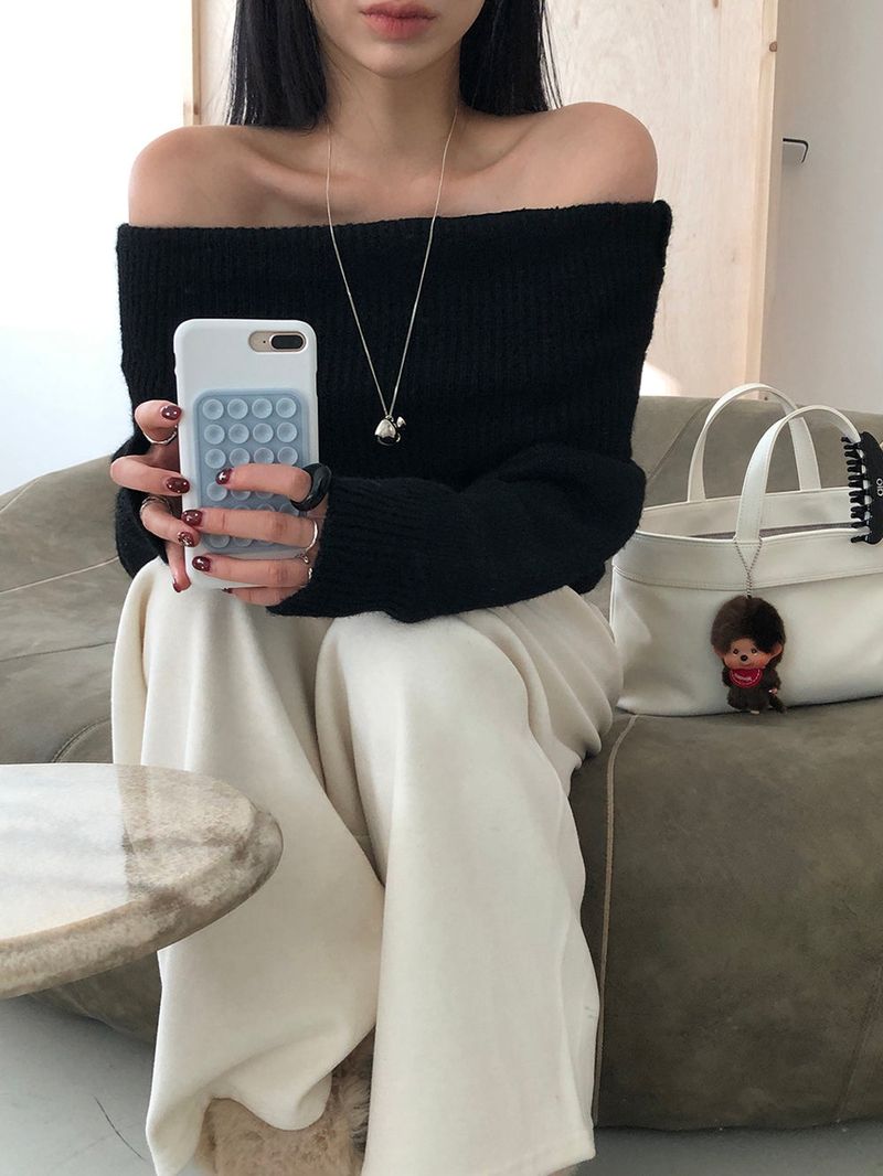 [MADE] Endelin Wool Off-Shoulder Knit