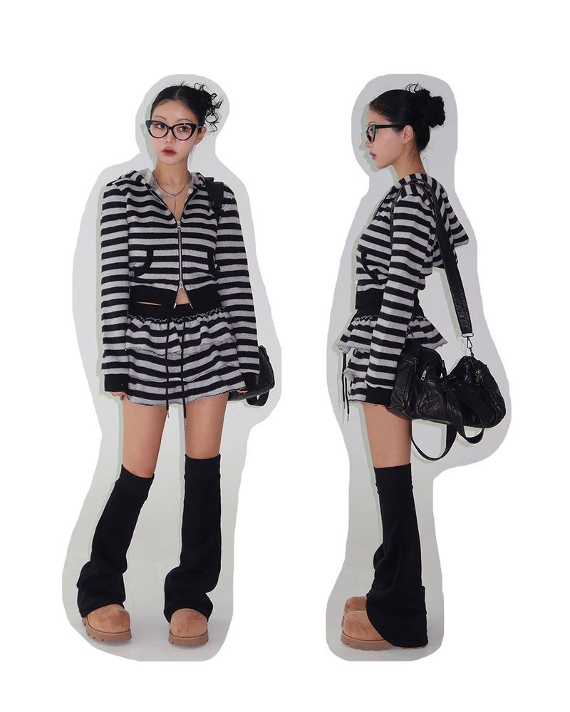 Delight-J（ディライトジェイ）の「Tsuki Stripe Hooded Zip-Up Jacket（Tops）」