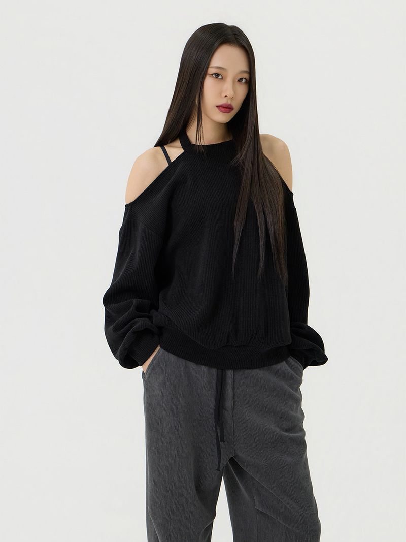 vadefy(ベイディフィー)の「Cutout Halter Neck Sweat Long T-Shirt, Black(Tops)」