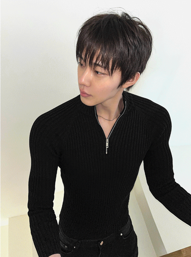 COSYHARU（コシハル）の「ベルテゴルジハーフジップマッスルフィットニット（トップス）」