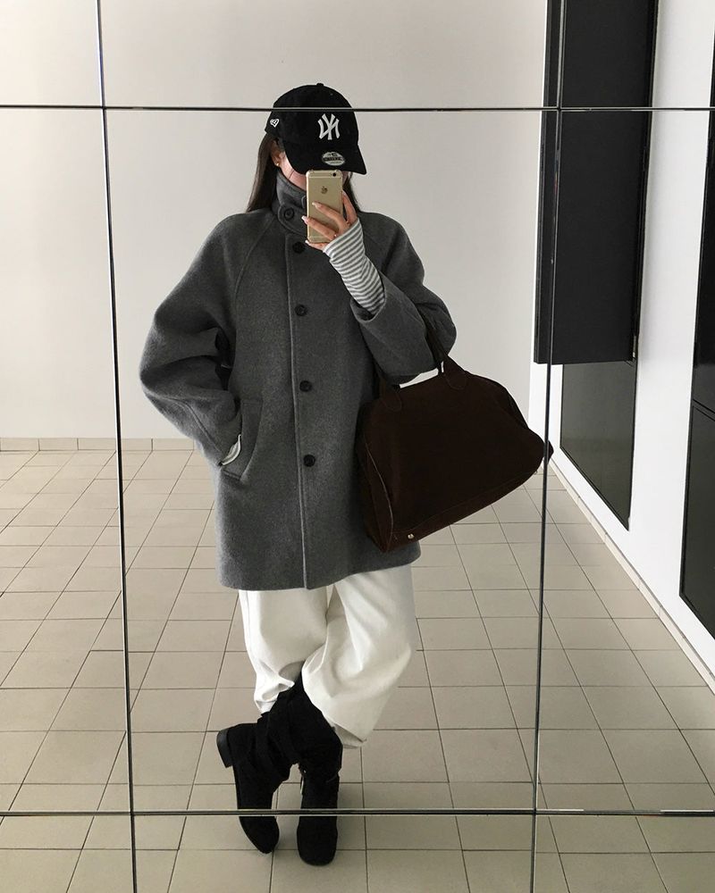 [ORIGINAL] HOLES HIGH NECK MEDIUM COAT
