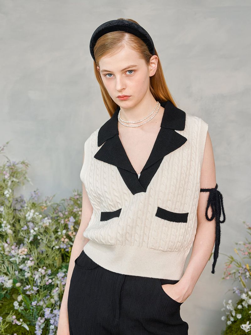 Double collar Cable Knit Vest