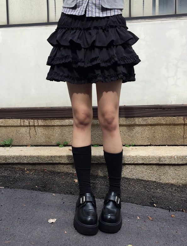 anyonemore（エニーワンモアー）の「Leahn Frill Tiered Banding Mini Skirt（Pants）」
