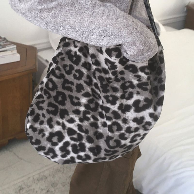 Meno Leopard Cross Shoulder Bags