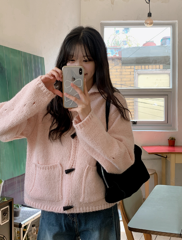 SHOPPERLAND（ショッパーランド）の「#クランベリーカラーダッフルニットカーディガン (3color)（トップス）」