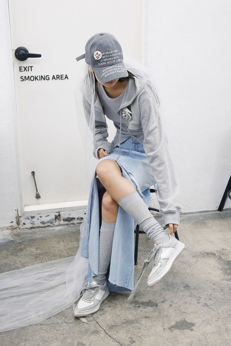 DAMAGED LONG DENIM SKIRT (BLUE)
