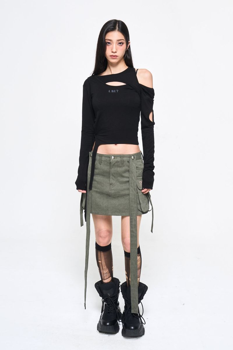 CUT OUT LONG SLEEVE TOP BLACK