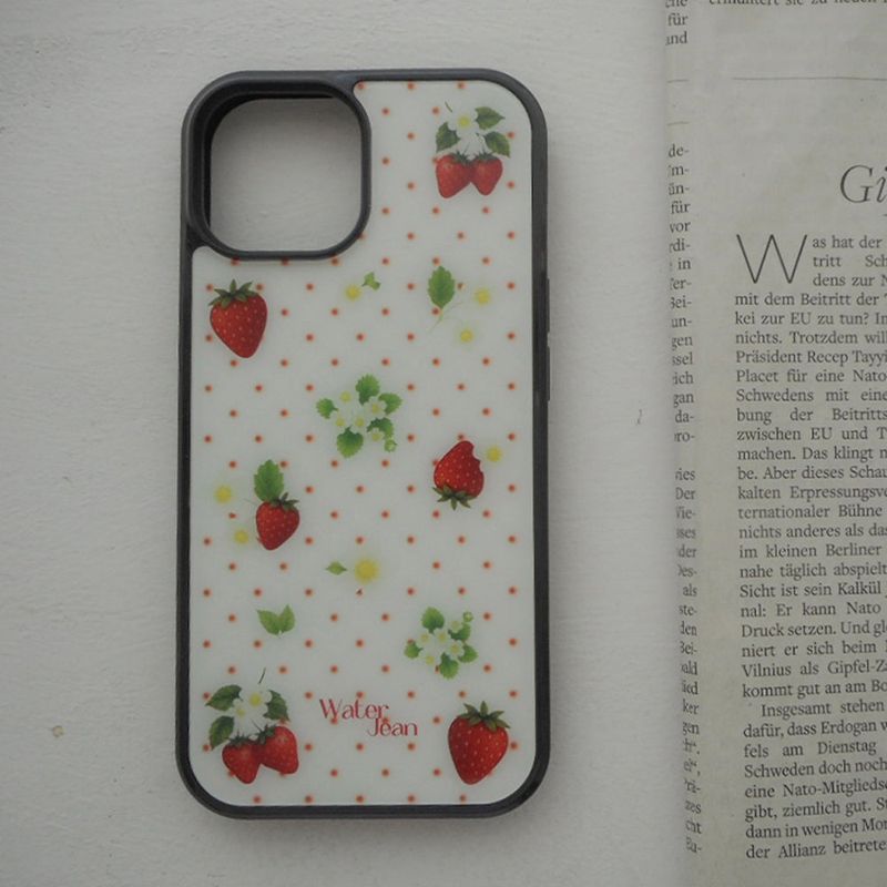 [MADE] fruits dot case (strawberry) - ivory