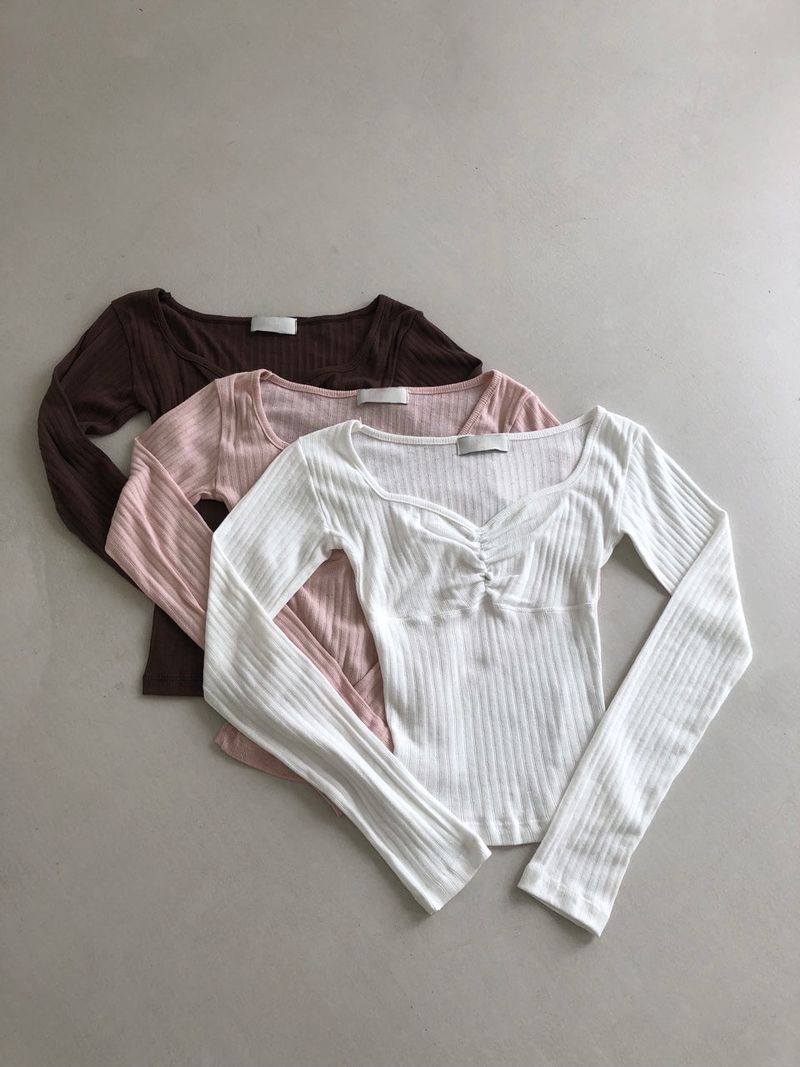 moroi(モロイ)の「メイビーシャーリングTシャツ(トップス)」