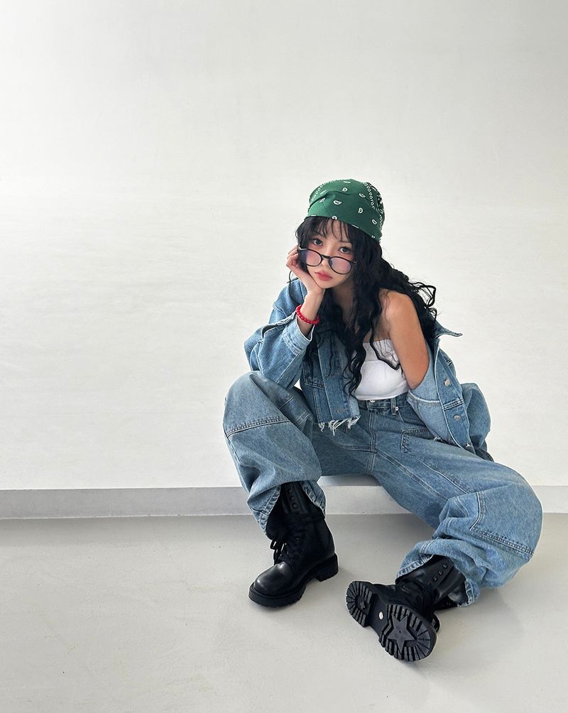 Puppy cropped jean jacket