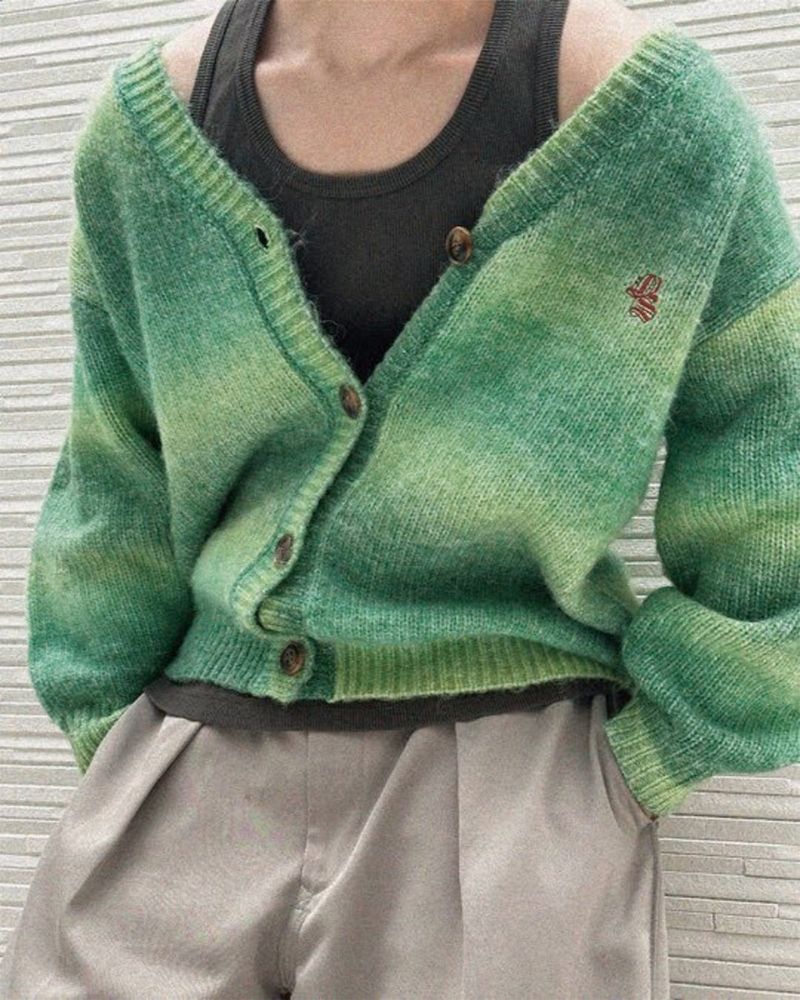 neversaynever®︎（ネバーセイネバー）の「グラデーションニットカーディガン グリーン（Tops）」