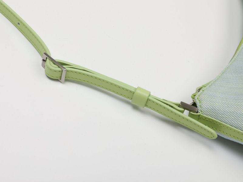 SIGNATURE LABEL DENIM HOBO BAG (LIGHT GREEN)